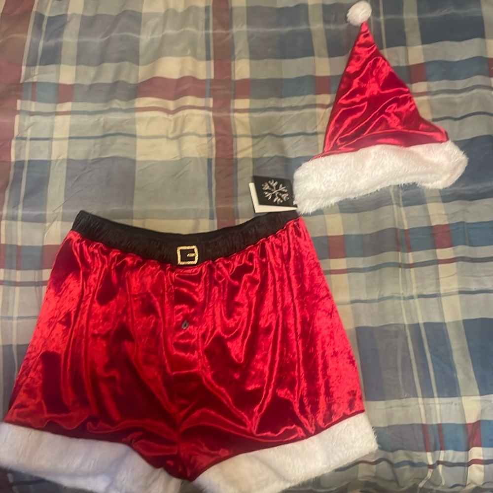 Brand new mens luxury boxers and hat for Christmas